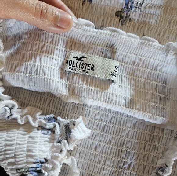 Flowers Crop Top - Picture 3 of 3